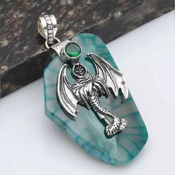 SOLAR AGATE/GREEN QUARTZ PENDANT - Picture 1 of 3